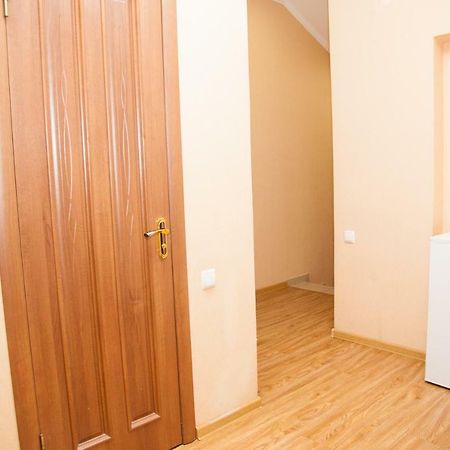 Semi-Luxury Apartment On Zhukovskogo Street 57 Zaporizhia 외부 사진