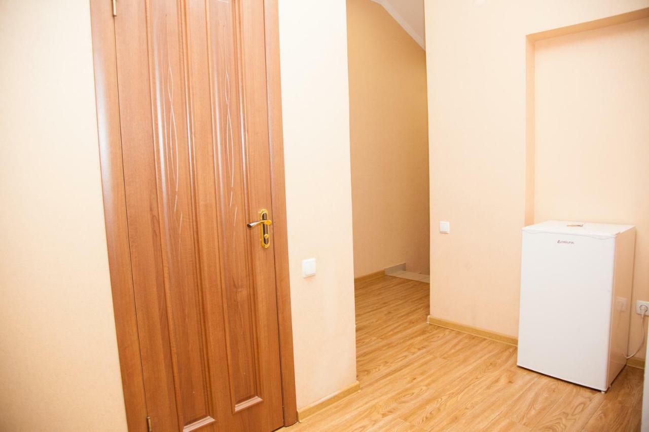 Semi-Luxury Apartment On Zhukovskogo Street 57 Zaporizhia 외부 사진