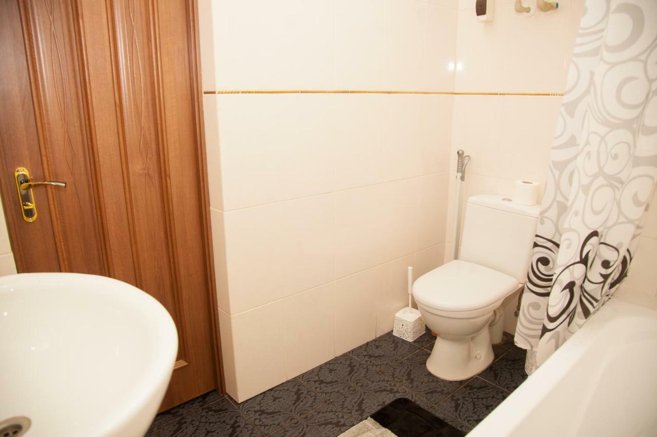 Semi-Luxury Apartment On Zhukovskogo Street 57 Zaporizhia 외부 사진
