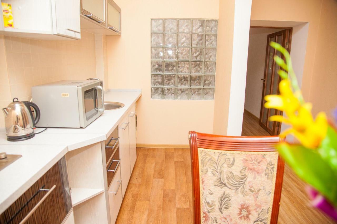 Semi-Luxury Apartment On Zhukovskogo Street 57 Zaporizhia 외부 사진
